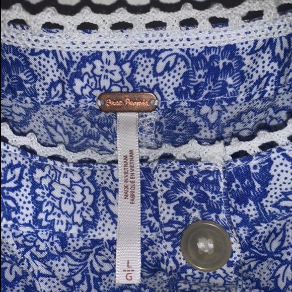 Blue and white floral tank top/ blouse NWOT - Picture 3 of 4